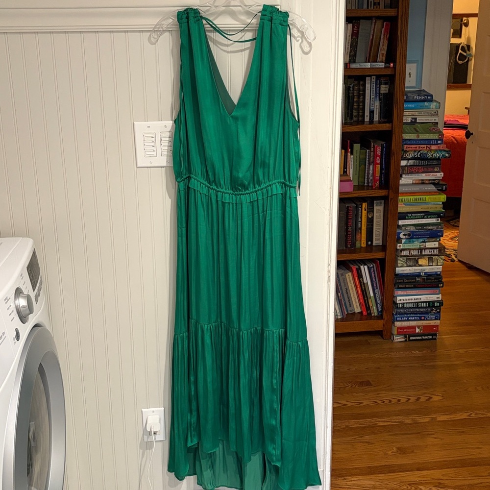 Banana Republic Satin Ruched Maxi Dress in Green Size 16